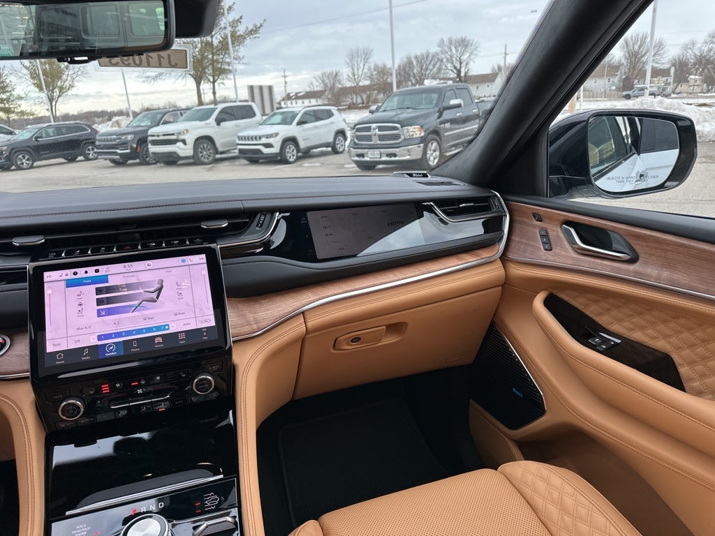 2025 Jeep Grand Cherokee Summit