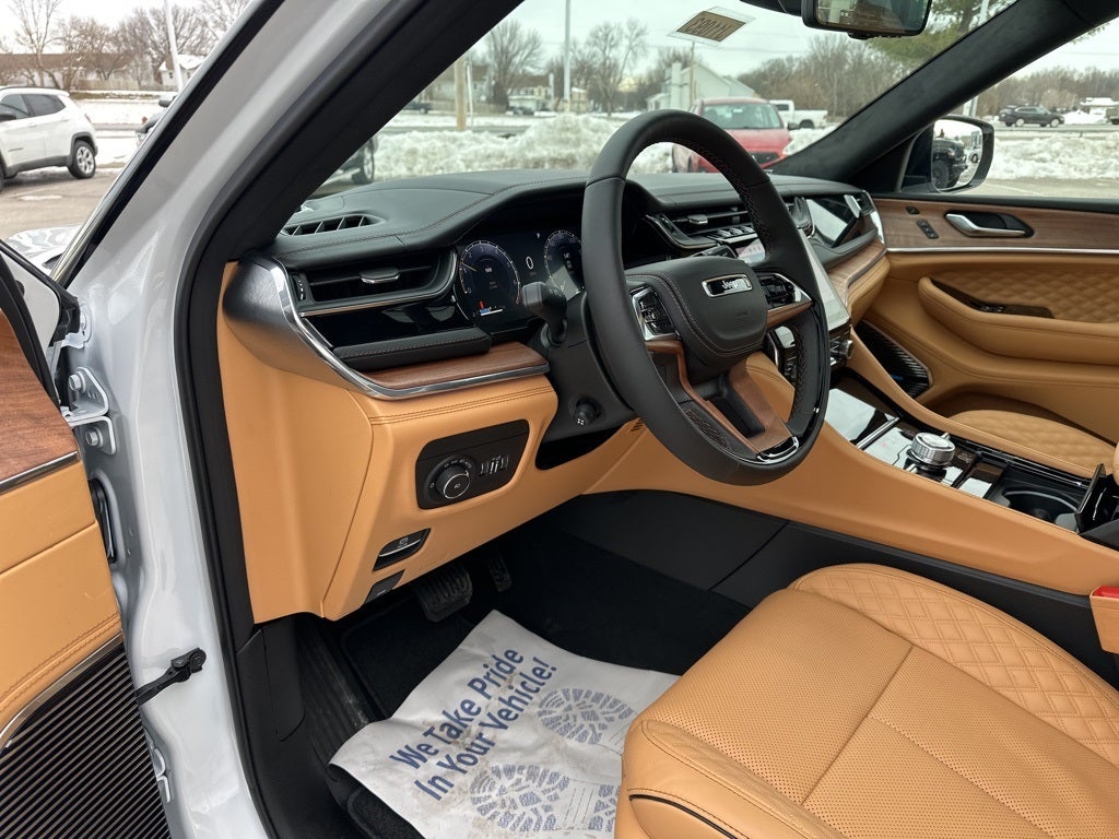 2025 Jeep Grand Cherokee Summit