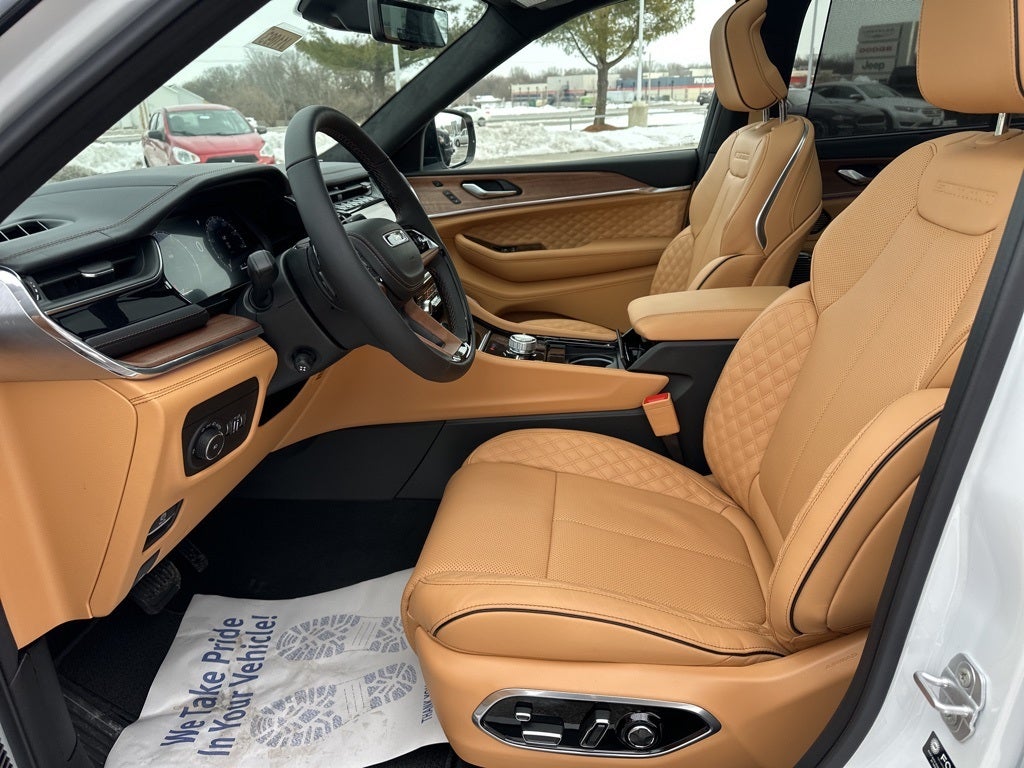 2025 Jeep Grand Cherokee Summit