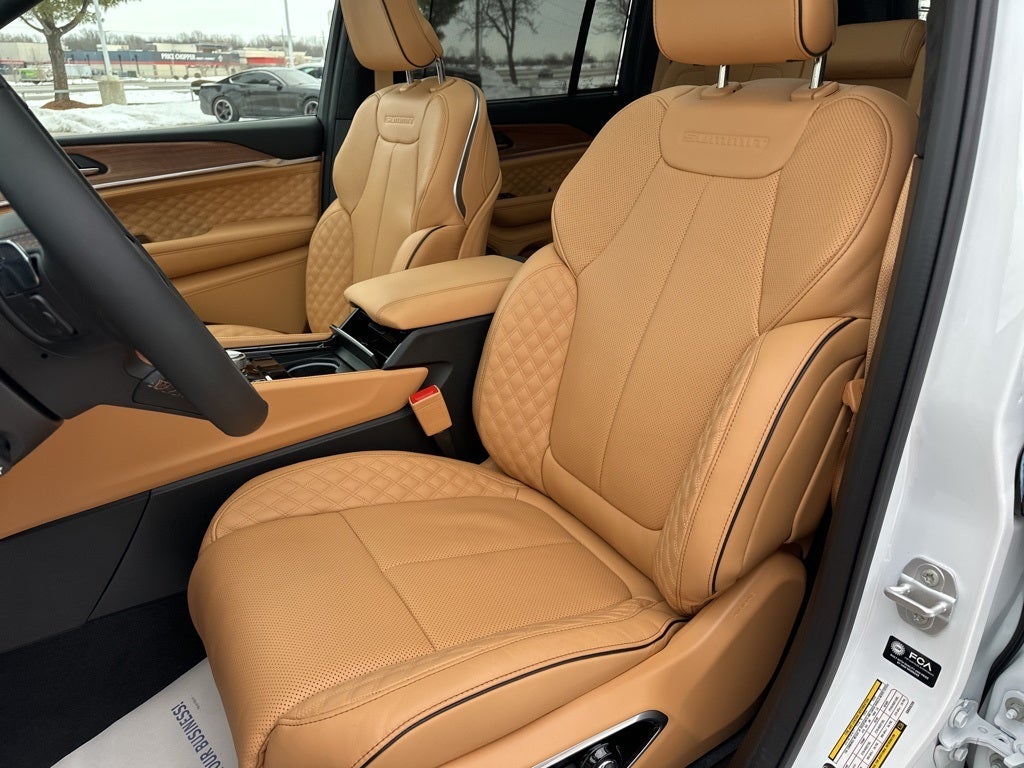 2025 Jeep Grand Cherokee Summit