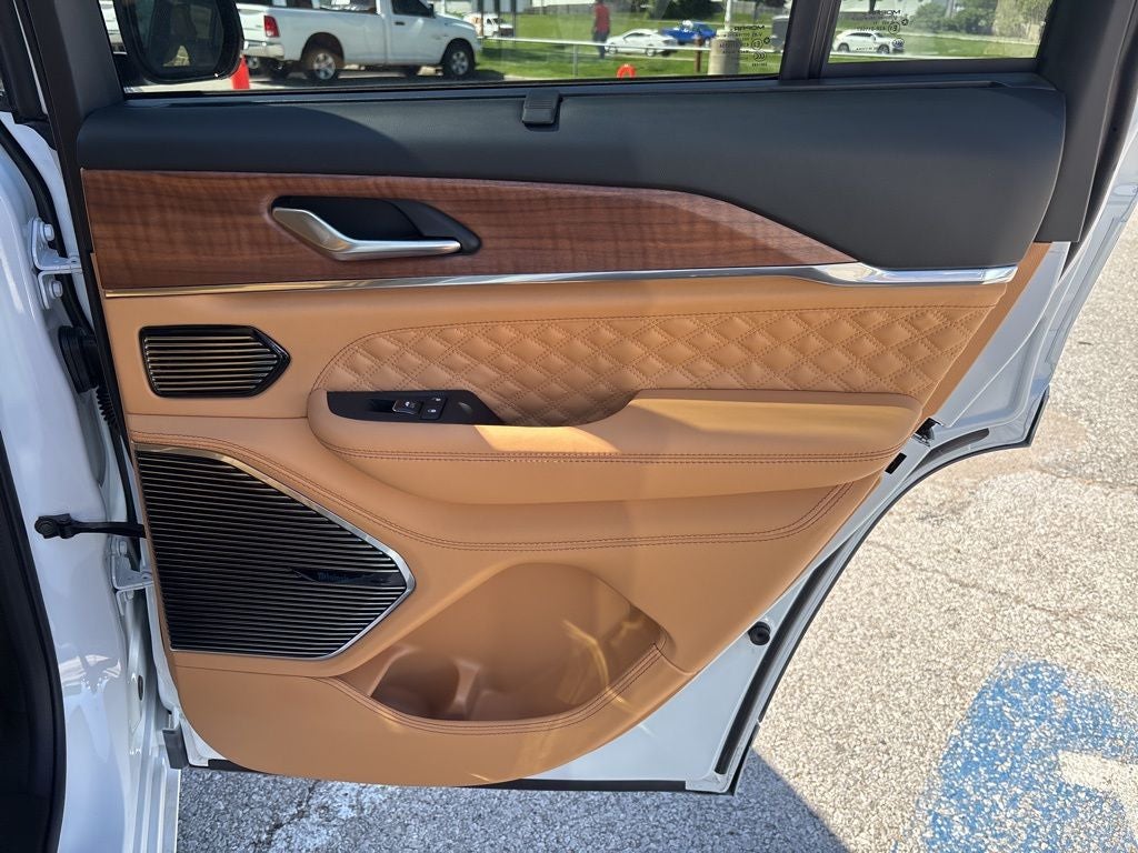 2026 Jeep Grand Cherokee Summit