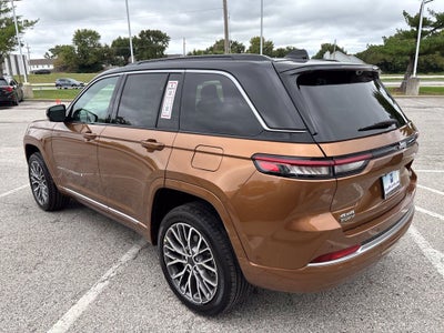 2027 Jeep Grand Cherokee GRAND CHEROKEE SUMMIT 4X4