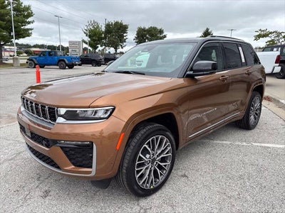 2027 Jeep Grand Cherokee GRAND CHEROKEE SUMMIT 4X4