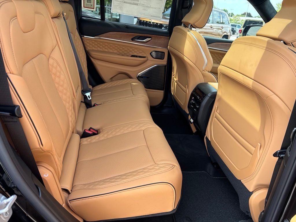 2027 Jeep Grand Cherokee Summit