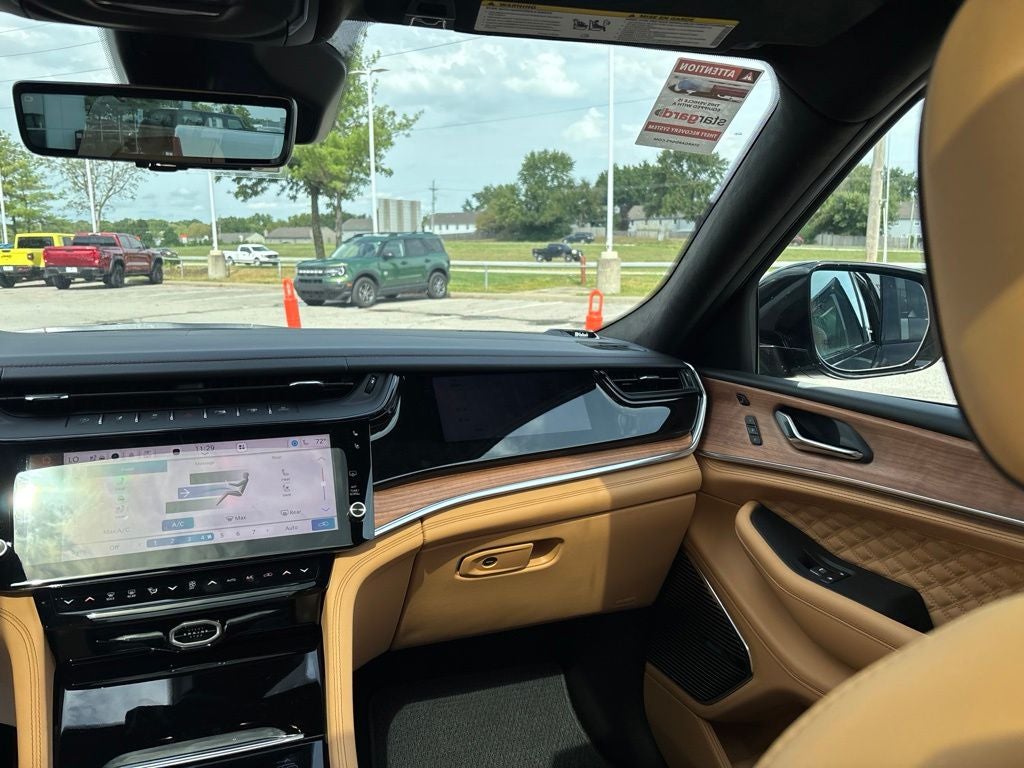 2027 Jeep Grand Cherokee Summit