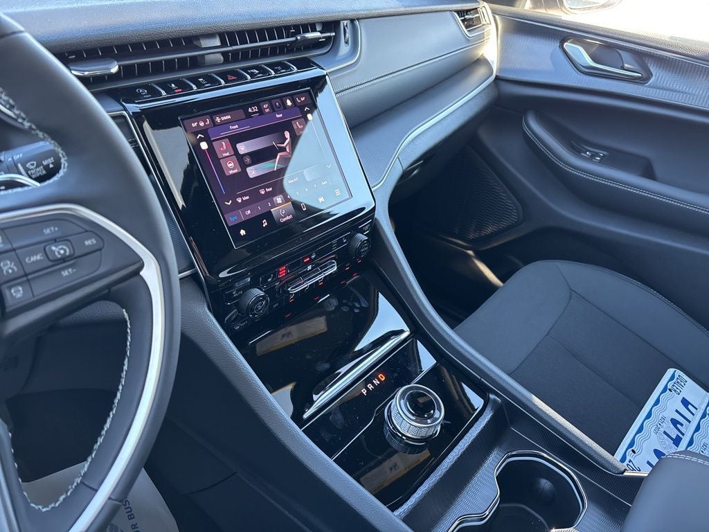 2026 Jeep Grand Cherokee L Laredo