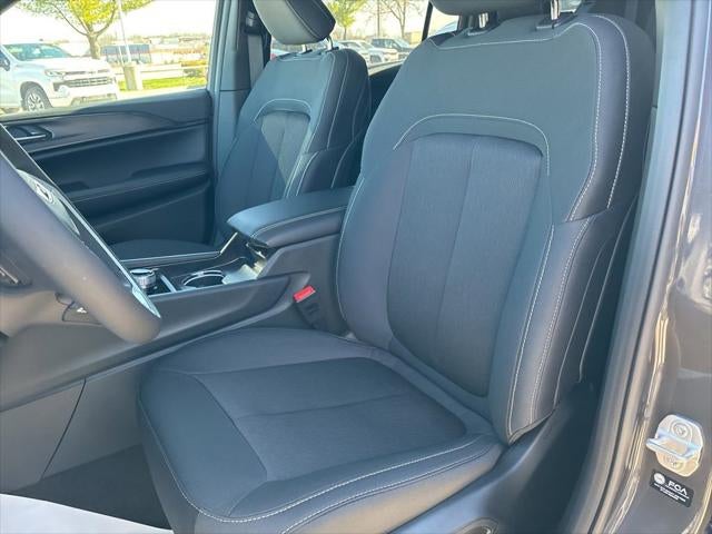 2026 Jeep Grand Cherokee GRAND CHEROKEE L LAREDO X 4X4