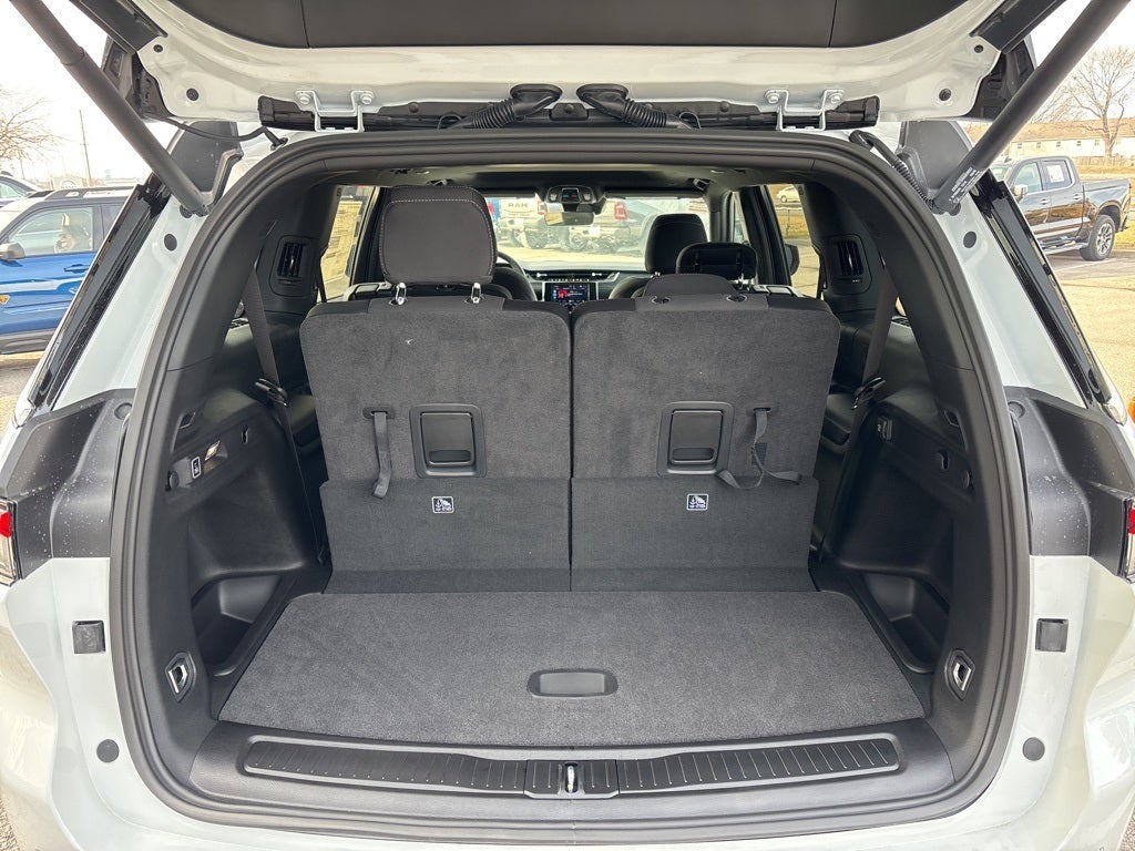 2026 Jeep Grand Cherokee L Laredo