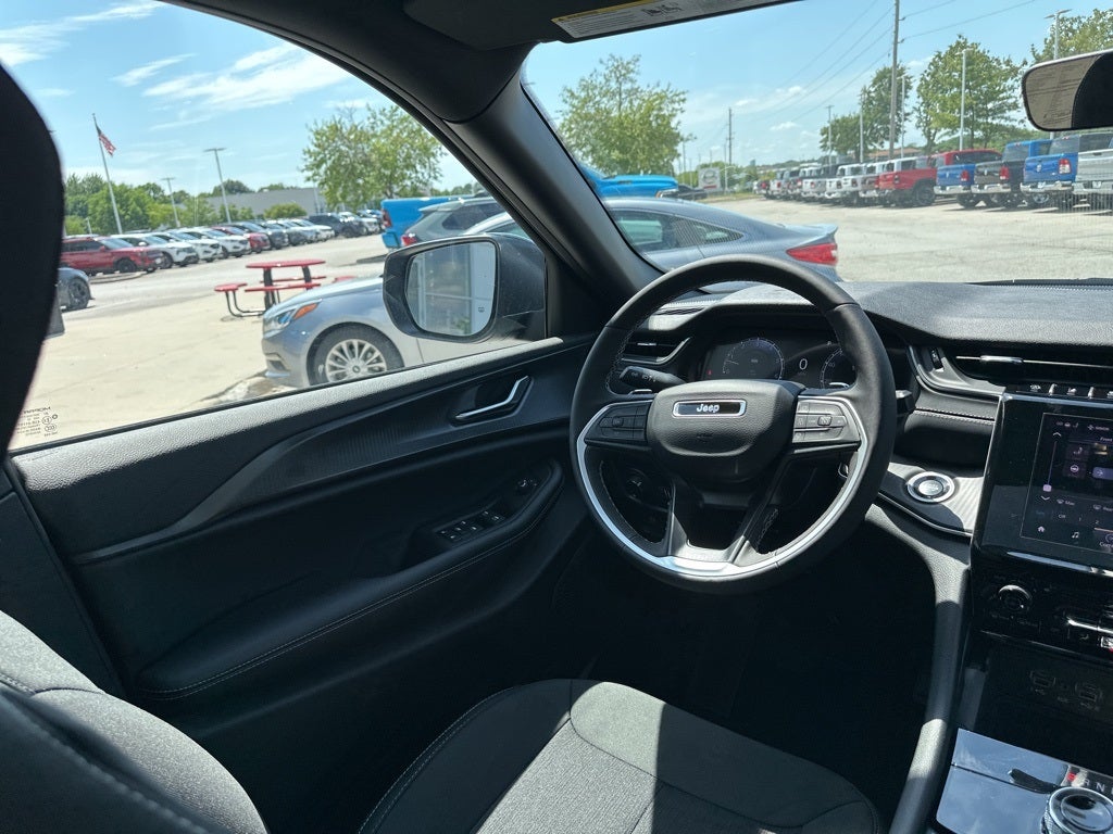 2025 Jeep Grand Cherokee L Laredo