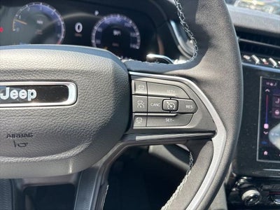 2025 Jeep Grand Cherokee GRAND CHEROKEE L LAREDO X 4X4