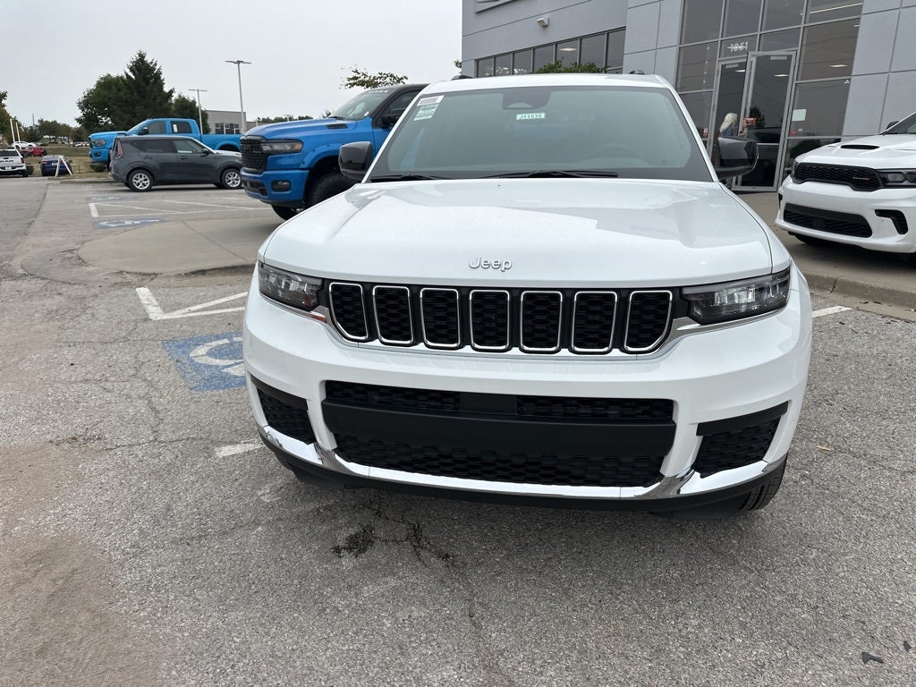 2025 Jeep Grand Cherokee L Laredo