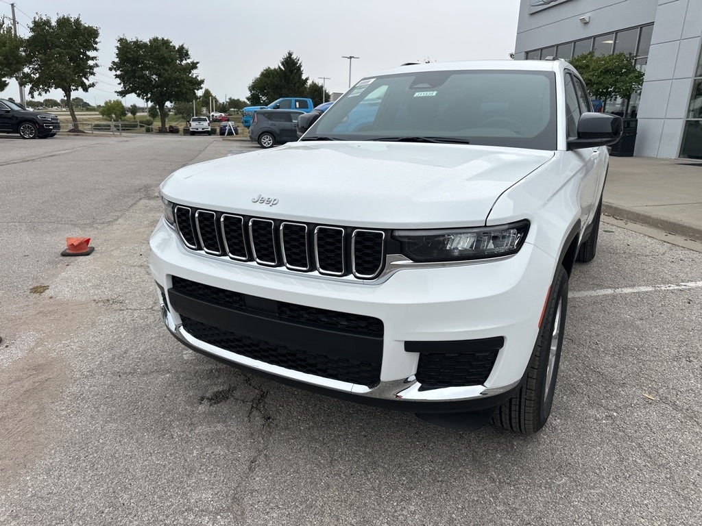 2025 Jeep Grand Cherokee L Laredo