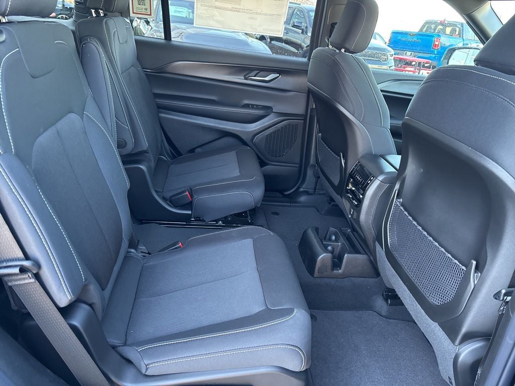 2026 Jeep Grand Cherokee L Laredo