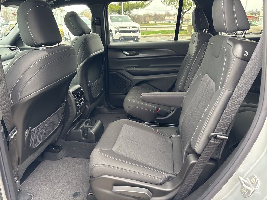 2026 Jeep Grand Cherokee L Laredo