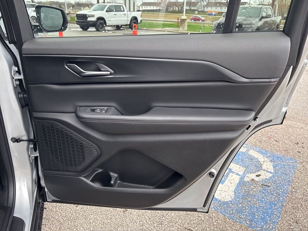 2026 Jeep Grand Cherokee L Laredo