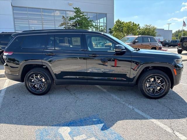 2027 Jeep Grand Cherokee Laredo Altitude