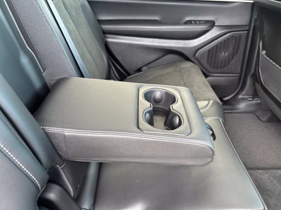 2027 Jeep Grand Cherokee GRAND CHEROKEE L LAREDO ALTITUDE 4X4