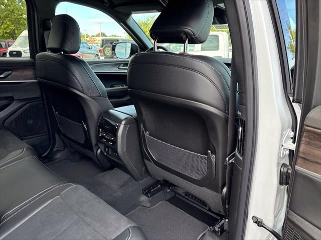 2027 Jeep Grand Cherokee GRAND CHEROKEE L LAREDO ALTITUDE 4X4