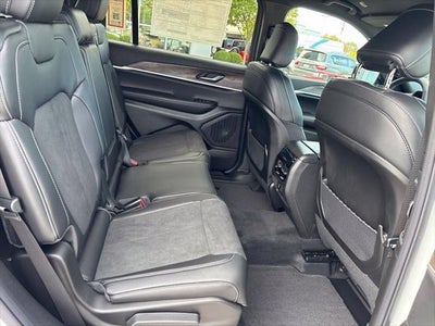 2027 Jeep Grand Cherokee GRAND CHEROKEE L LAREDO ALTITUDE 4X4