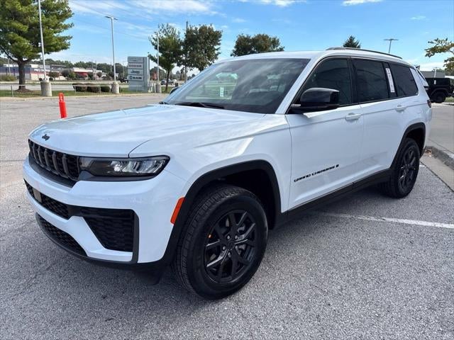 2027 Jeep Grand Cherokee GRAND CHEROKEE L LAREDO ALTITUDE 4X4