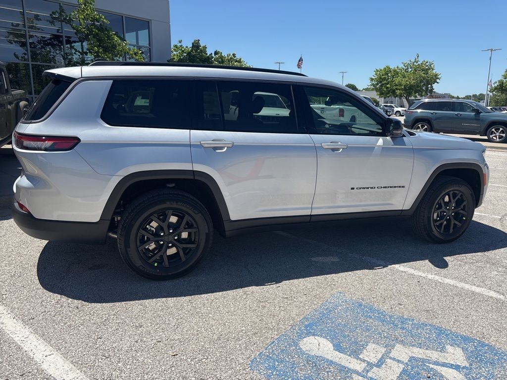 2026 Jeep Grand Cherokee L Laredo