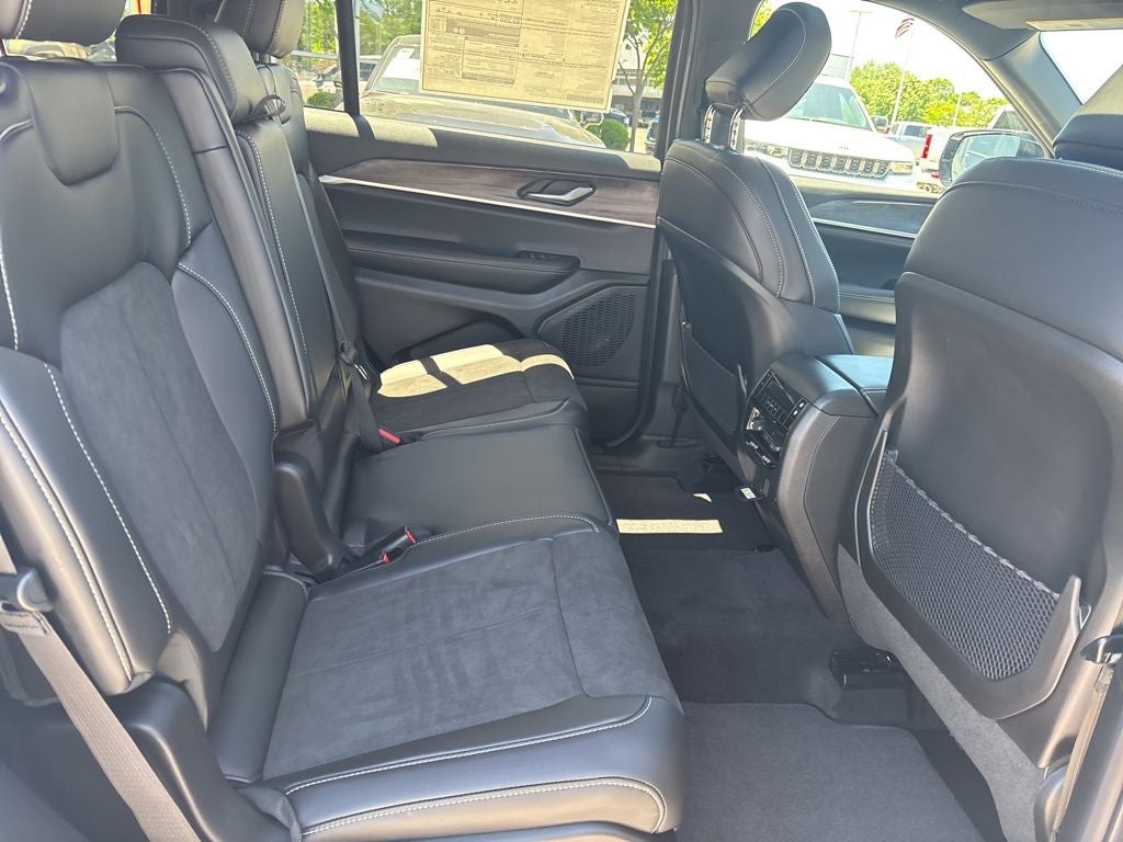 2026 Jeep Grand Cherokee L Laredo