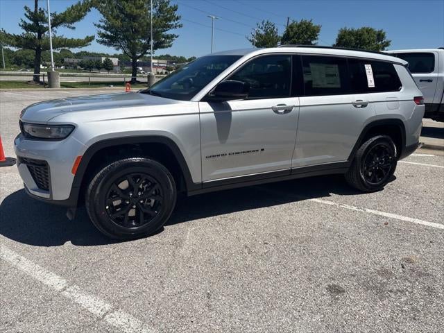 2026 Jeep Grand Cherokee GRAND CHEROKEE L LAREDO ALTITUDE 4X4