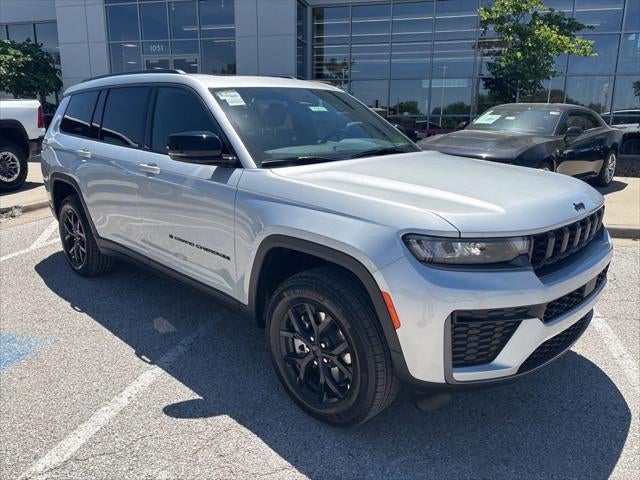 2026 Jeep Grand Cherokee GRAND CHEROKEE L LAREDO ALTITUDE 4X4