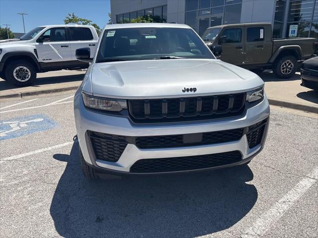 2026 Jeep Grand Cherokee GRAND CHEROKEE L LAREDO ALTITUDE 4X4