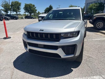 2026 Jeep Grand Cherokee GRAND CHEROKEE L LAREDO ALTITUDE 4X4