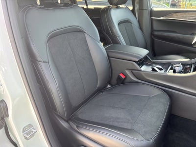 2027 Jeep Grand Cherokee GRAND CHEROKEE L LAREDO ALTITUDE 4X4