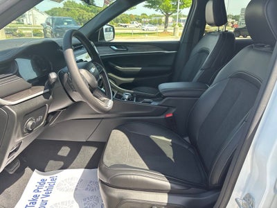 2027 Jeep Grand Cherokee GRAND CHEROKEE L LAREDO ALTITUDE 4X4
