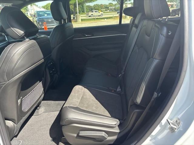 2027 Jeep Grand Cherokee GRAND CHEROKEE L LAREDO ALTITUDE 4X4