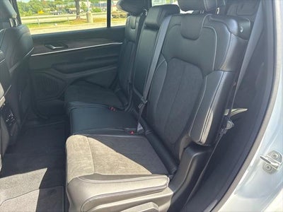 2027 Jeep Grand Cherokee GRAND CHEROKEE L LAREDO ALTITUDE 4X4