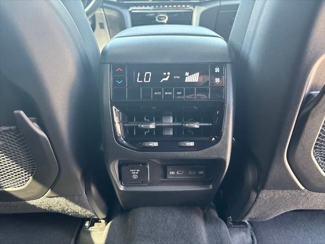 2027 Jeep Grand Cherokee GRAND CHEROKEE L LAREDO ALTITUDE 4X4