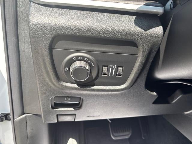 2027 Jeep Grand Cherokee GRAND CHEROKEE L LAREDO ALTITUDE 4X4