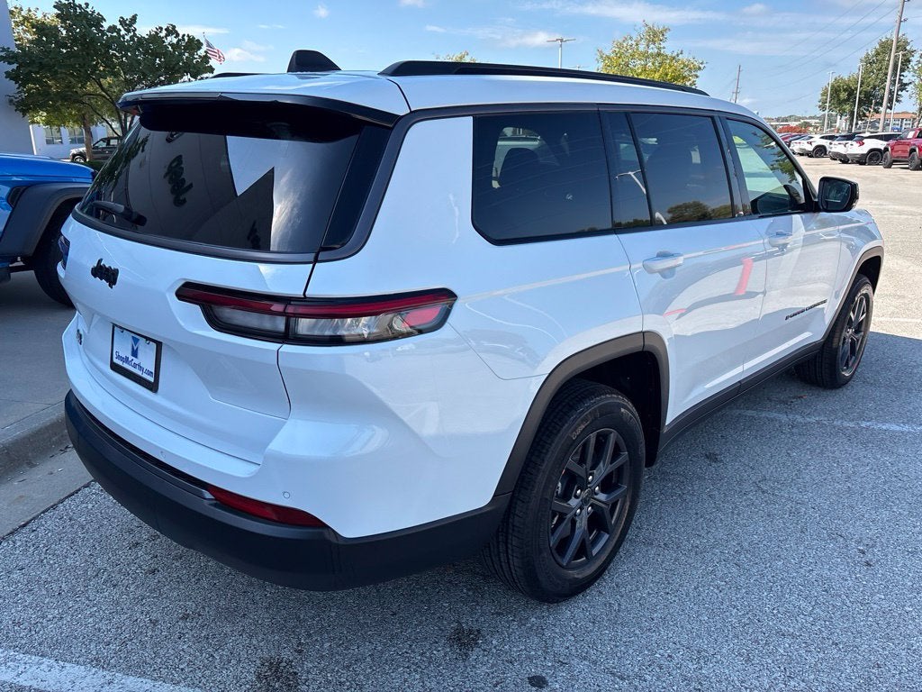2027 Jeep Grand Cherokee GRAND CHEROKEE L LAREDO ALTITUDE 4X4
