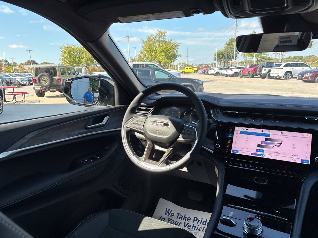 2027 Jeep Grand Cherokee GRAND CHEROKEE L LAREDO ALTITUDE 4X4