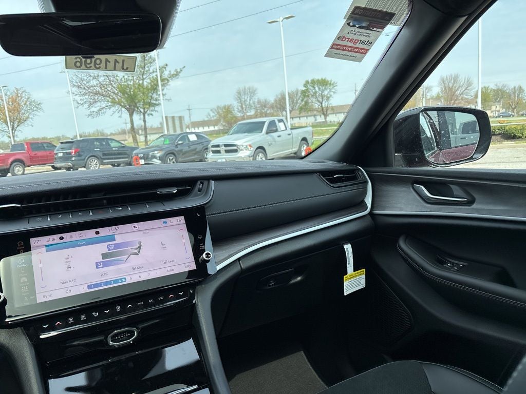 2026 Jeep Grand Cherokee L Laredo
