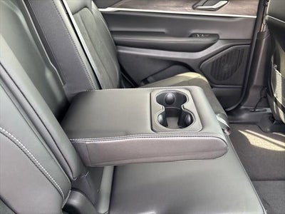2026 Jeep Grand Cherokee GRAND CHEROKEE L LAREDO ALTITUDE 4X4