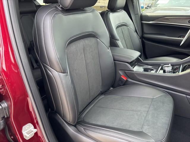2026 Jeep Grand Cherokee GRAND CHEROKEE L LAREDO ALTITUDE 4X4