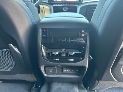 2027 Jeep Grand Cherokee Laredo Altitude