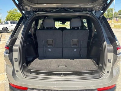 2027 Jeep Grand Cherokee Laredo Altitude
