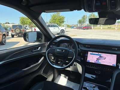 2027 Jeep Grand Cherokee Laredo Altitude