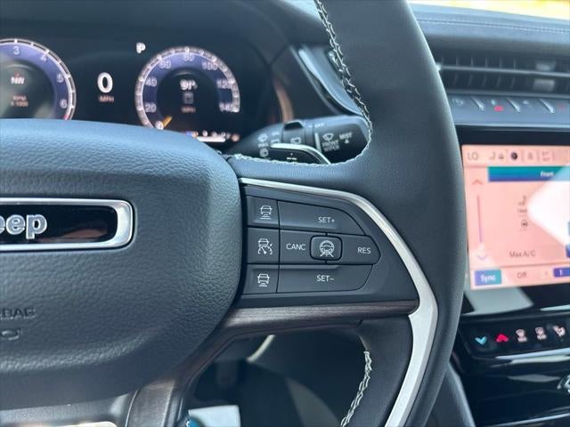 2027 Jeep Grand Cherokee Laredo Altitude