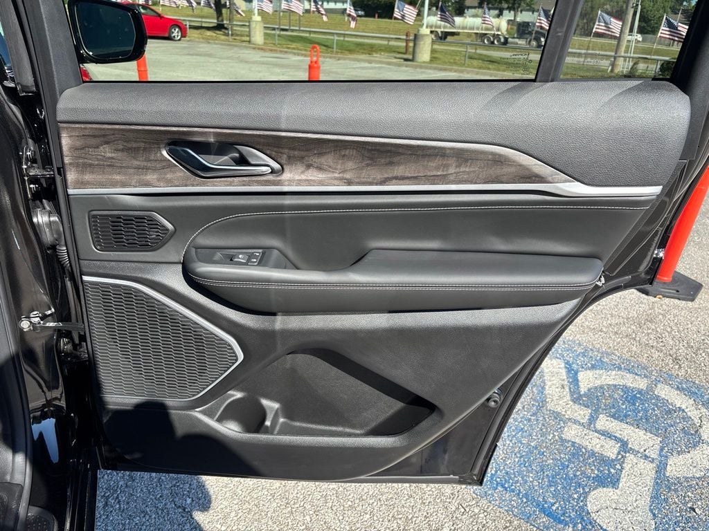 2027 Jeep Grand Cherokee Limited Reserve