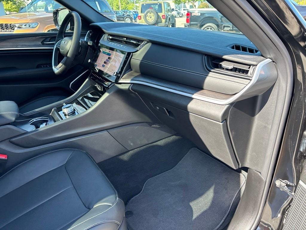 2027 Jeep Grand Cherokee Limited Reserve