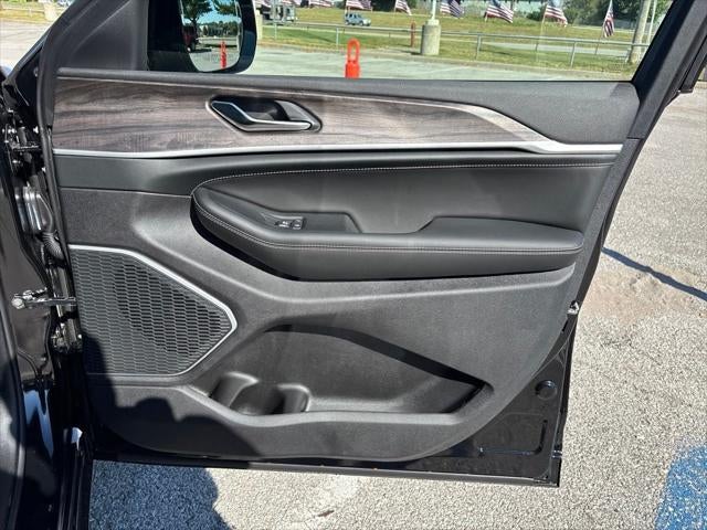 2027 Jeep Grand Cherokee Limited Reserve