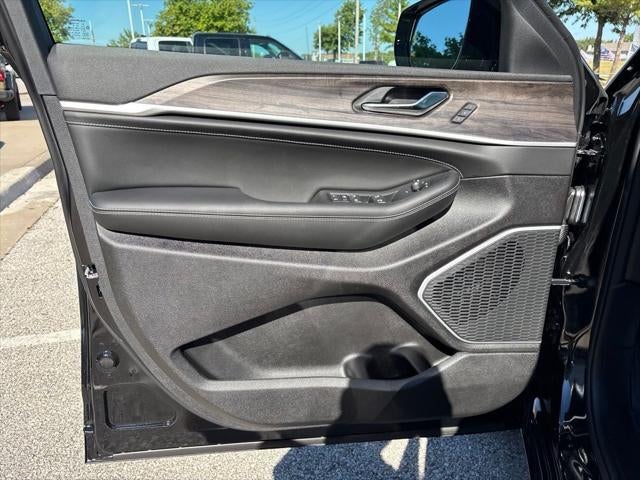 2027 Jeep Grand Cherokee Limited Reserve