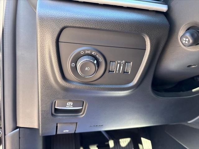 2027 Jeep Grand Cherokee Limited Reserve